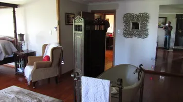 Bathrooms 8