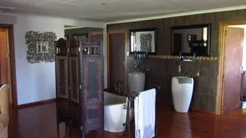 Bathrooms 2