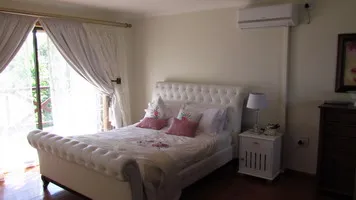 Bedrooms 12