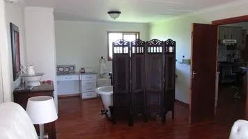 Bathrooms 3