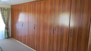 Bedrooms 6